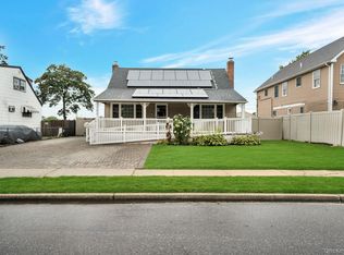 149 Cardinal Rd, Levittown, NY 11756