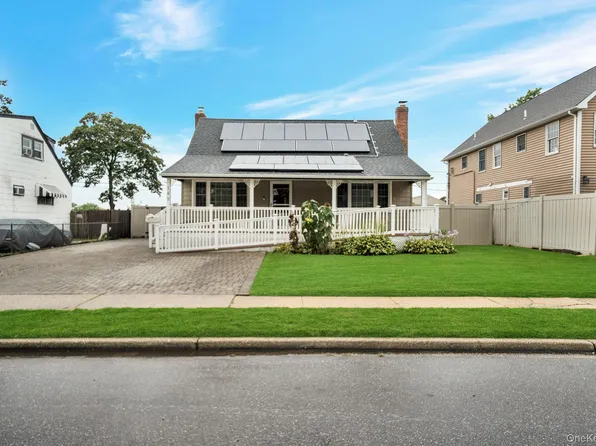 149 Cardinal Road, Levittown, NY 11756