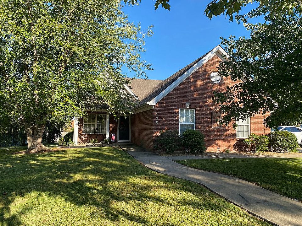 1st image of 128 White Oak Trce