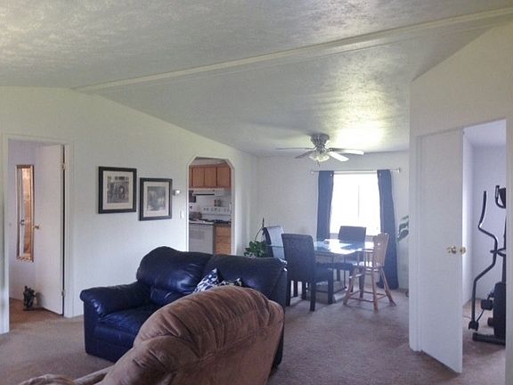 2nd image of 408 N Douglas Ave