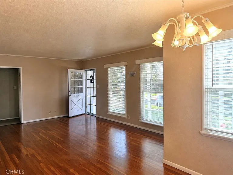 14461 Cullen — Photo 2