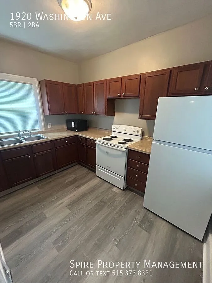 Spacious 5-Bedroom Income Based Home Full of Historic Charm — Photo 4