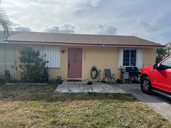 4575 Gladiator Cir, Greenacres, FL 33463