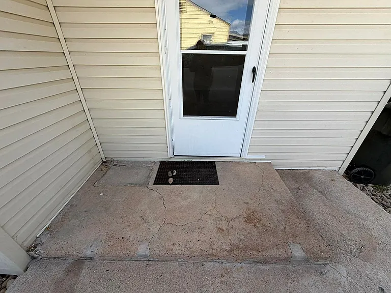 178 W Geneva Dr — Photo 3
