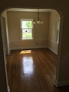 3rd image of 1086 Meadow Ln