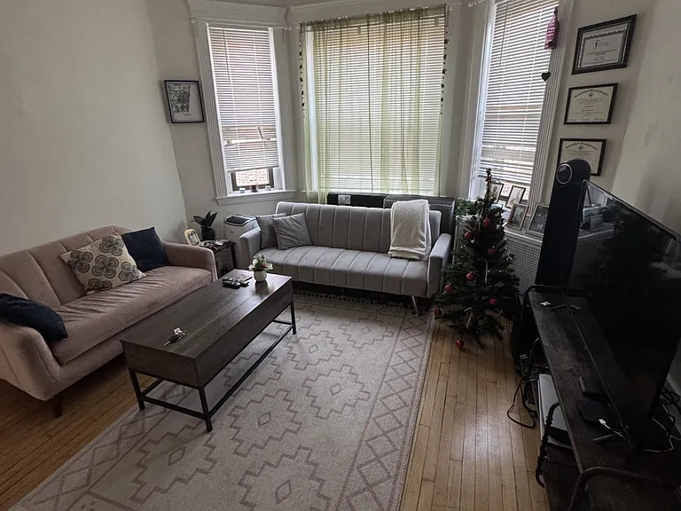 219 Harvard Ave #3 — Photo 2