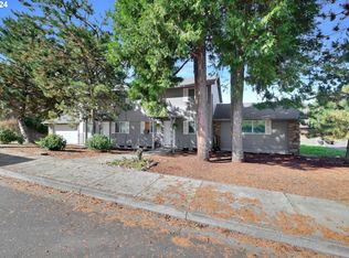 76174/76176 Rippling Way, Oakridge, OR 97463