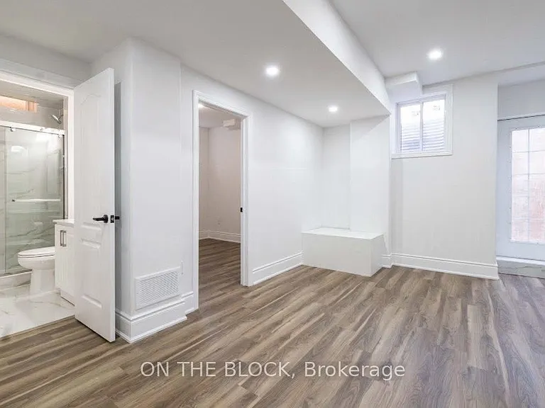 1229 Ironbridge Rd E #LEGAL BASEMENT APART — Photo 4