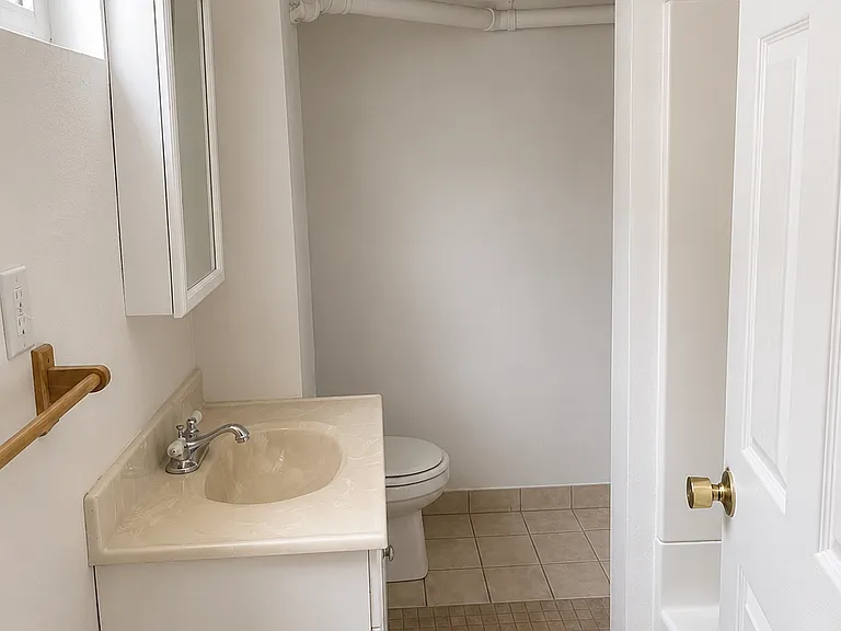 611 W Mulberry St — Photo 13