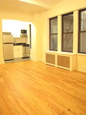 Rented by Cooper & Cooper Real Estate | media 18