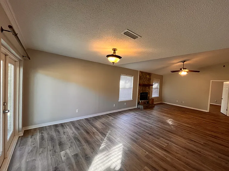310 Fairwood Dr — Photo 10