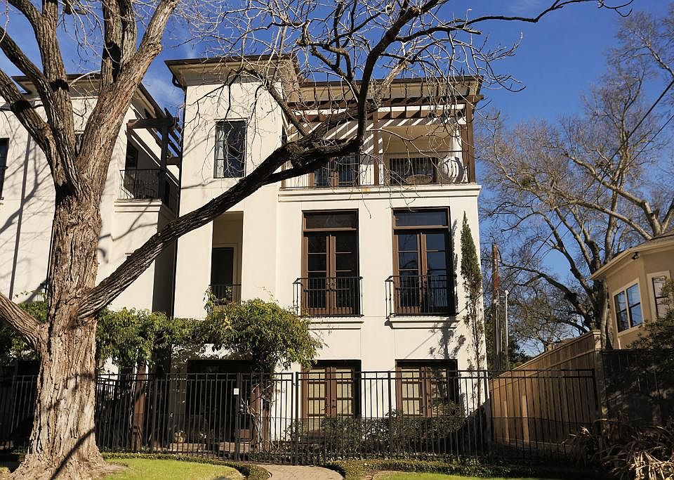 Exquisite free standing Mediterranean style home. Located on a beautiful street, with close proximit