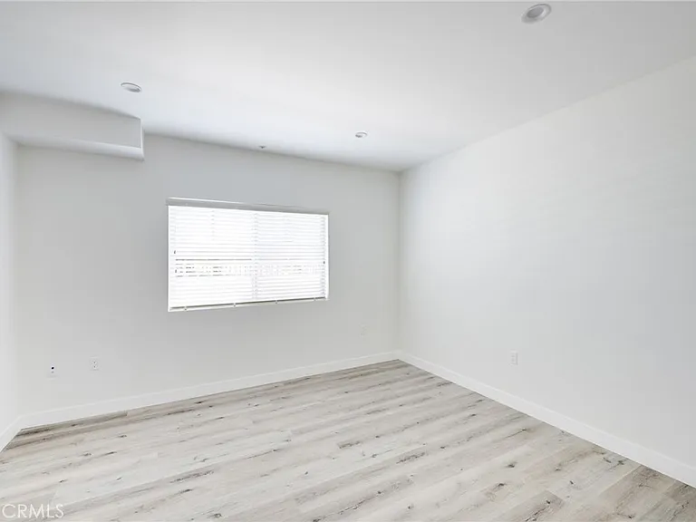 14526 Hartland St #103 — Photo 10