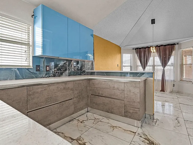 12517 Sun Spirit Dr — Photo 15