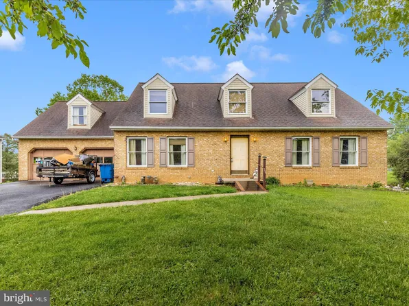 11211 Eastwood Dr, Hagerstown, MD 21742