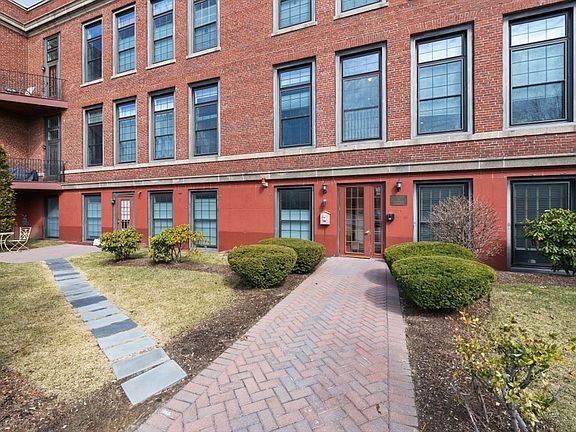 2nd image of 215 Harvard St #24
