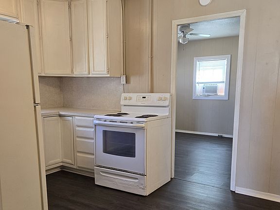 4th image of 1106 E Broadway St #B