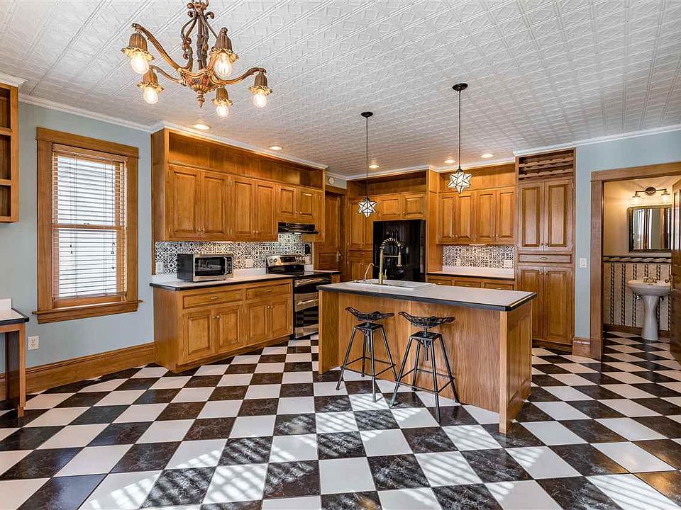 601 W Main St, Washington, IA 52353 Zillow