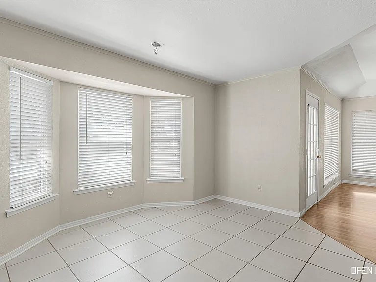 2720 Shepherds Gln — Photo 14