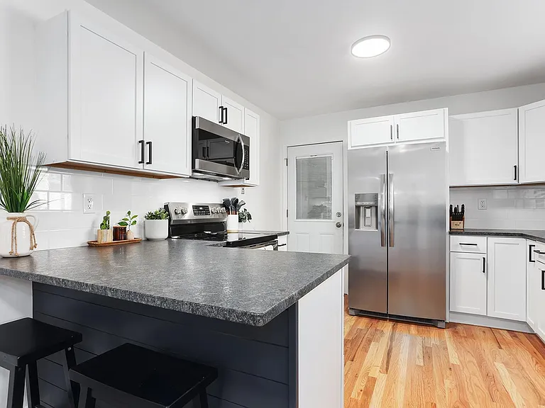 10401 Maple Dr — Photo 7