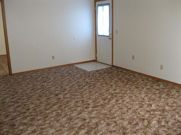 5th image of 3705 SE 26th St