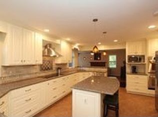 11803 Briar Mill Ln, Reston, VA 20194