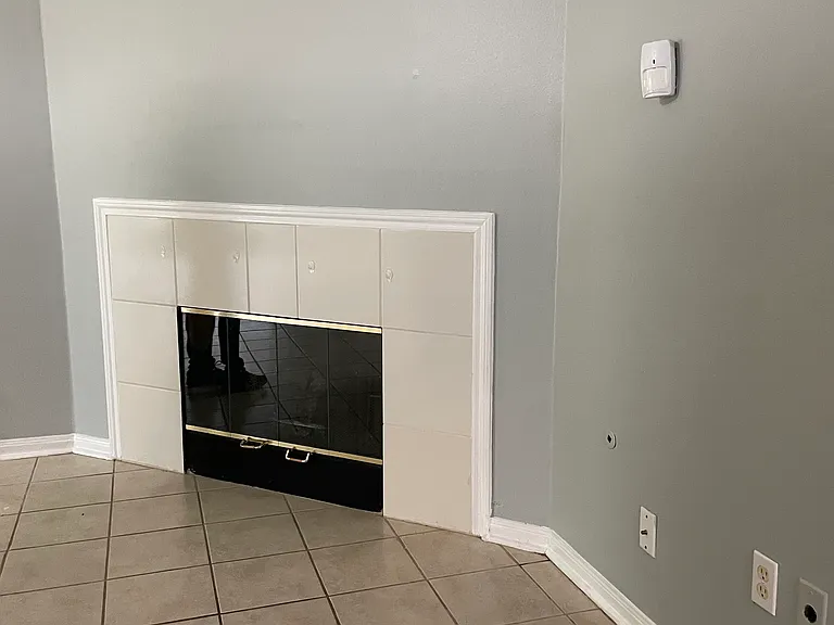 1401 Helmsley Dr — Photo 24