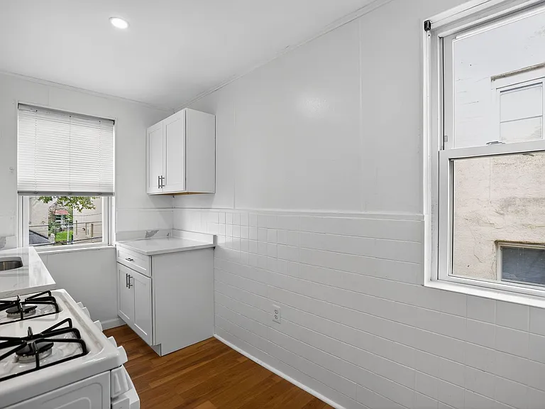 5446 Narcissus Ave — Photo 22