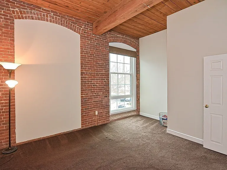 14 Sanford St #29 — Photo 15