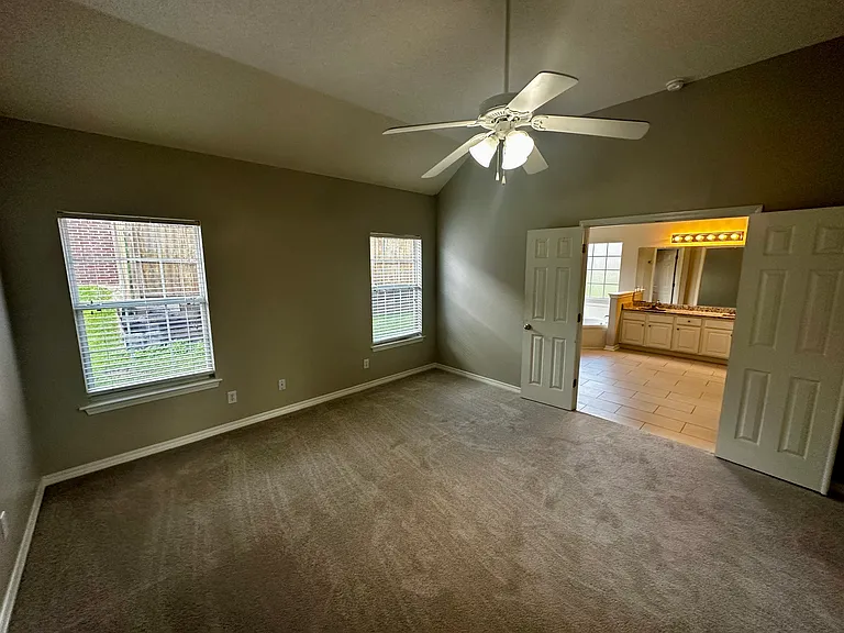 27078 Stratford Glen Dr — Photo 22