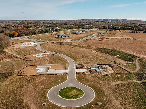 424 INGLESIDE COURT #Lt53, Dousman, WI 53118