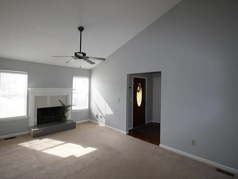 4225 Lakes End Dr NW — Photo 2