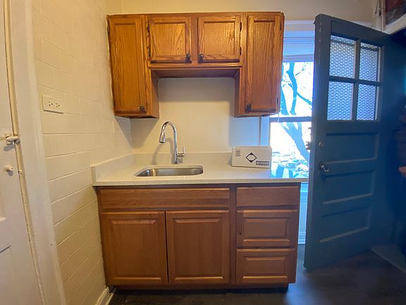 5th image of 2558 W Estes Ave APT 3
