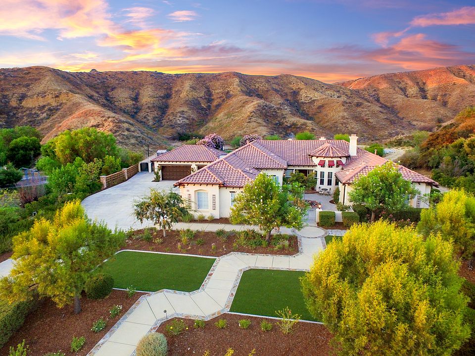 1st image of 932 Sunset Hills Ln