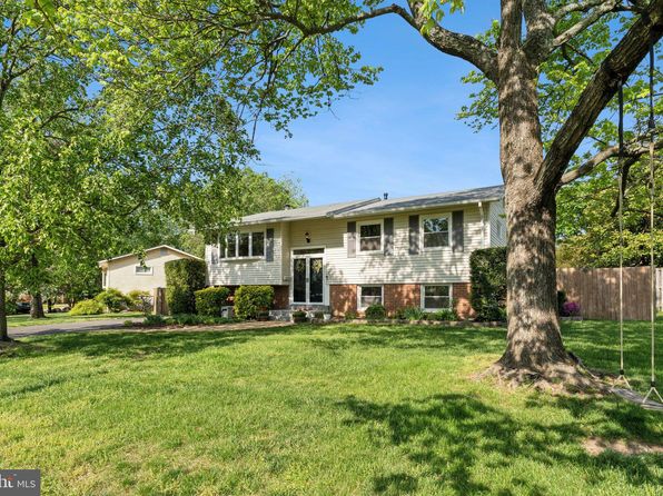 5910 Chevell Ct, Alexandria, VA 22310