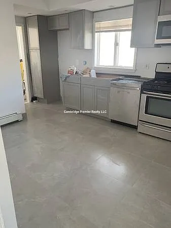 560 Main St #2 — Photo 3