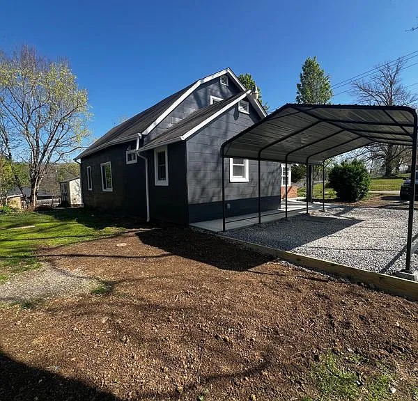1801 Woodson Dr — Photo 4