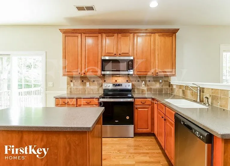 4015 Shadetree Dr — Photo 6