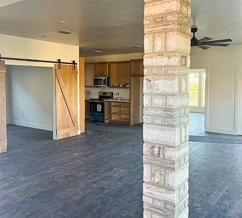 3rd image of 1905 Chateau Ln N