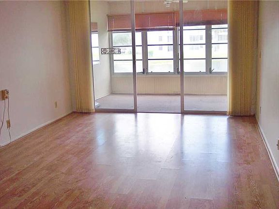 3rd image of 9420 Poinciana Pl APT 208