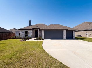 1530 Woodmere Dr, Krum, TX 76249