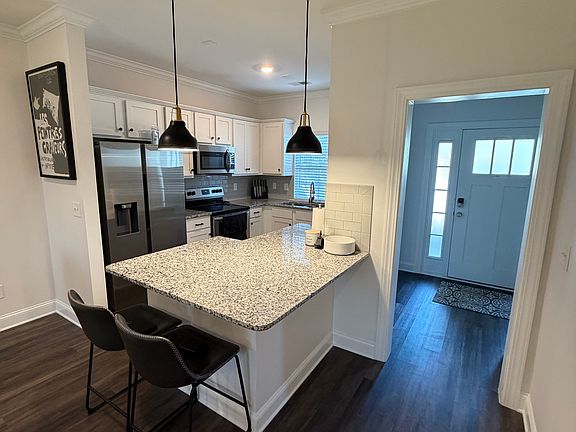 5th image of 4347 Azalea Dr