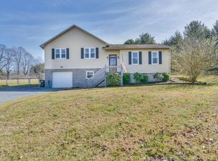 110 Hyder Mill Rd, Johnson City, TN 37601
