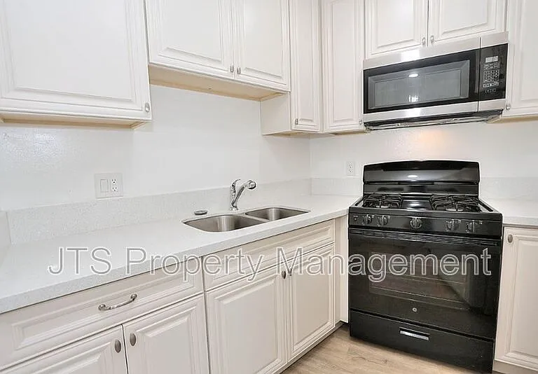 10524 Croetto Way #3 — Photo 27
