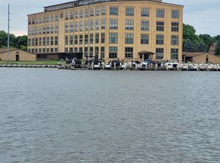 1545 Arboretum Dr APT 230, Oshkosh, WI 54901