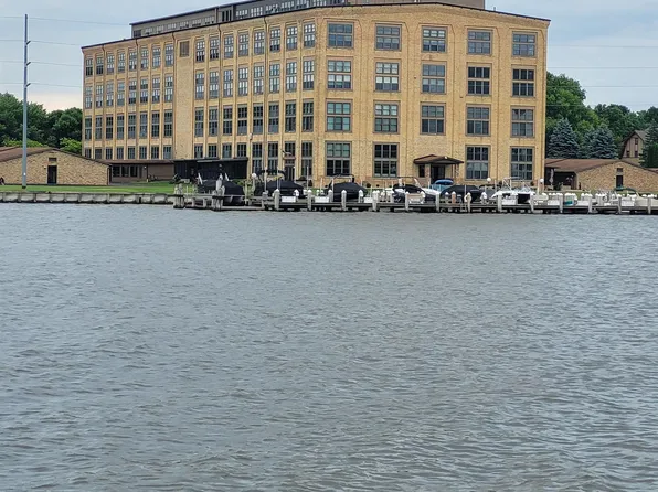 1545 Arboretum Dr APT 230, Oshkosh, WI 54901