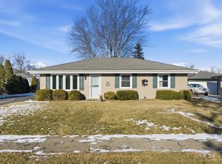 1255 Albert Dottavio Dr, Joliet, IL 60431