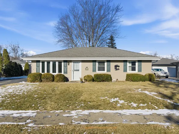 1255 Albert Dottavio Dr, Joliet, IL 60431