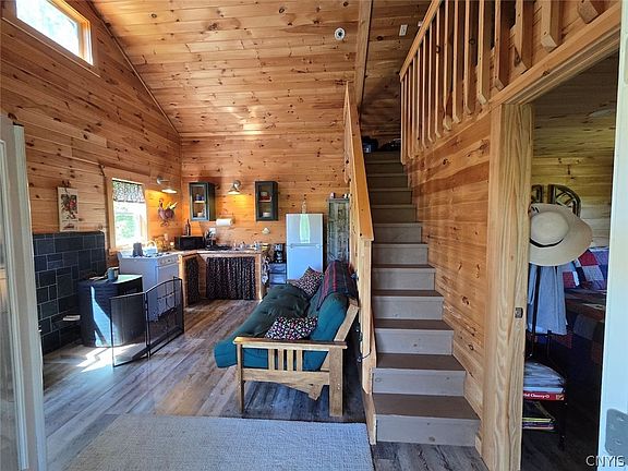 5th image of 6303 Gleason Hill Rd