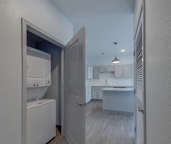 Indian Point Apartments — Photo 40